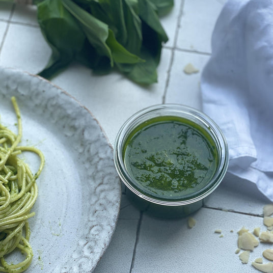 Pesto z medvedieho cesnaku