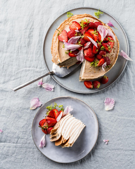 Palacinková torta s jahodami