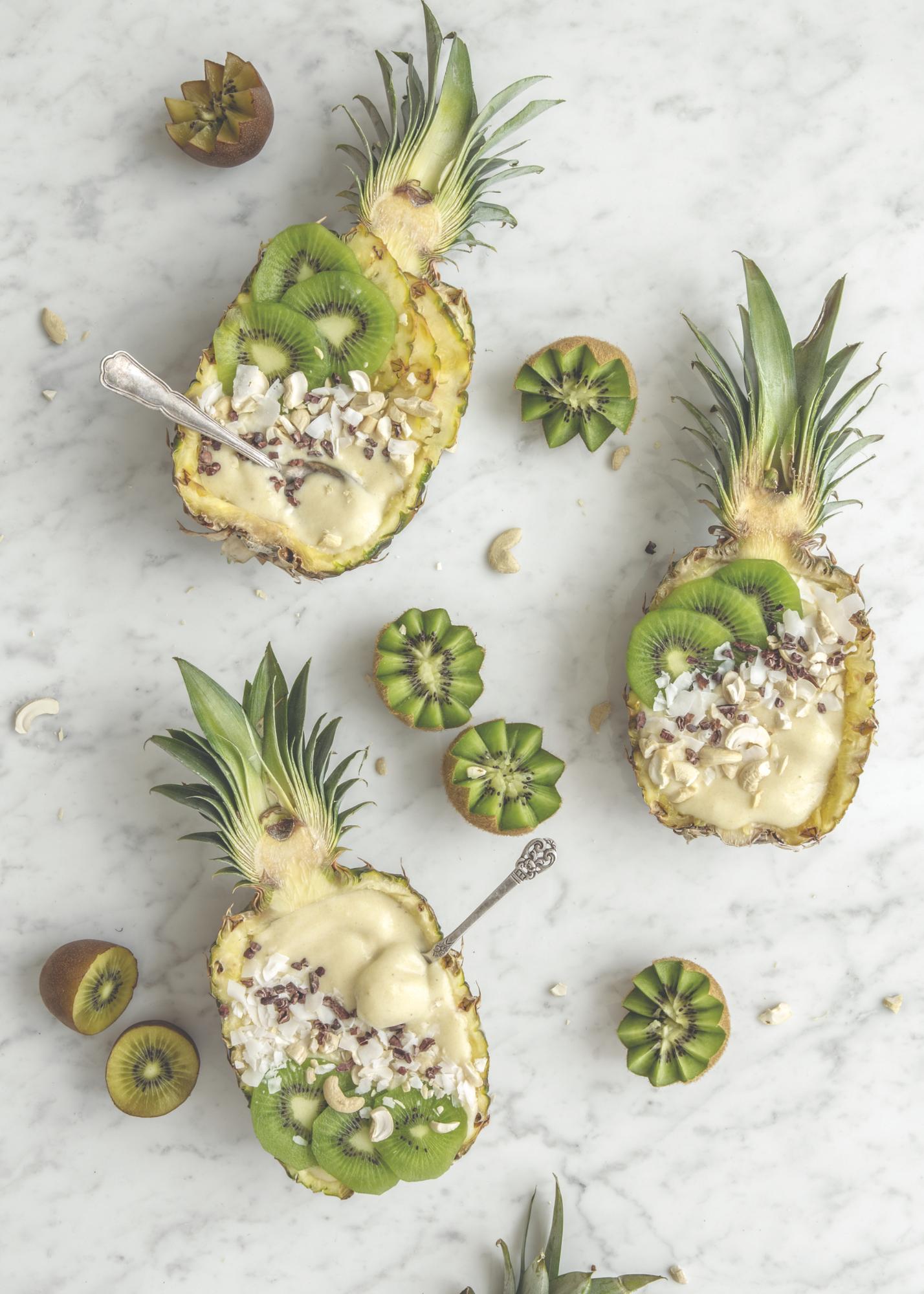 Ananásová smoothie bowl