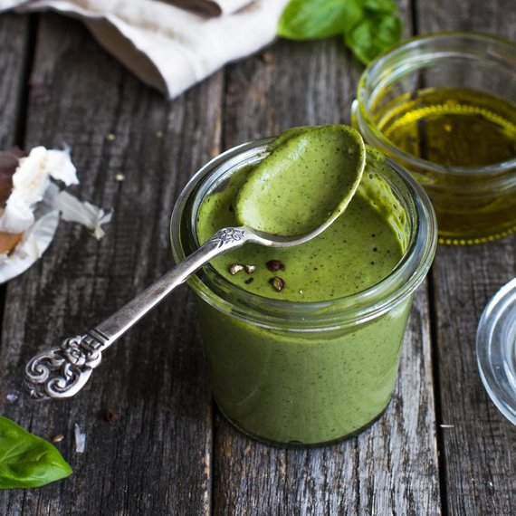 Bazalkové pesto