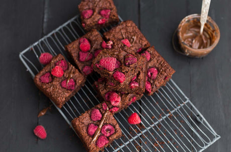 Fazuľové brownies s malinami