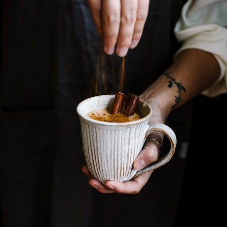 Chai latte so škoricou