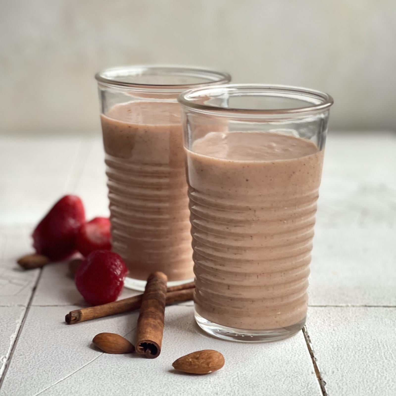 Jahodové smoothie so škoricou