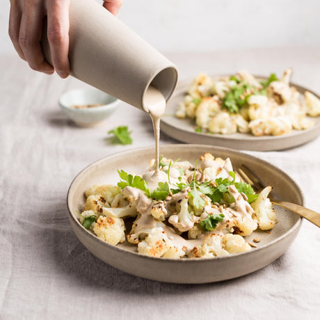 Pečený karfiol s tahini omáčkou