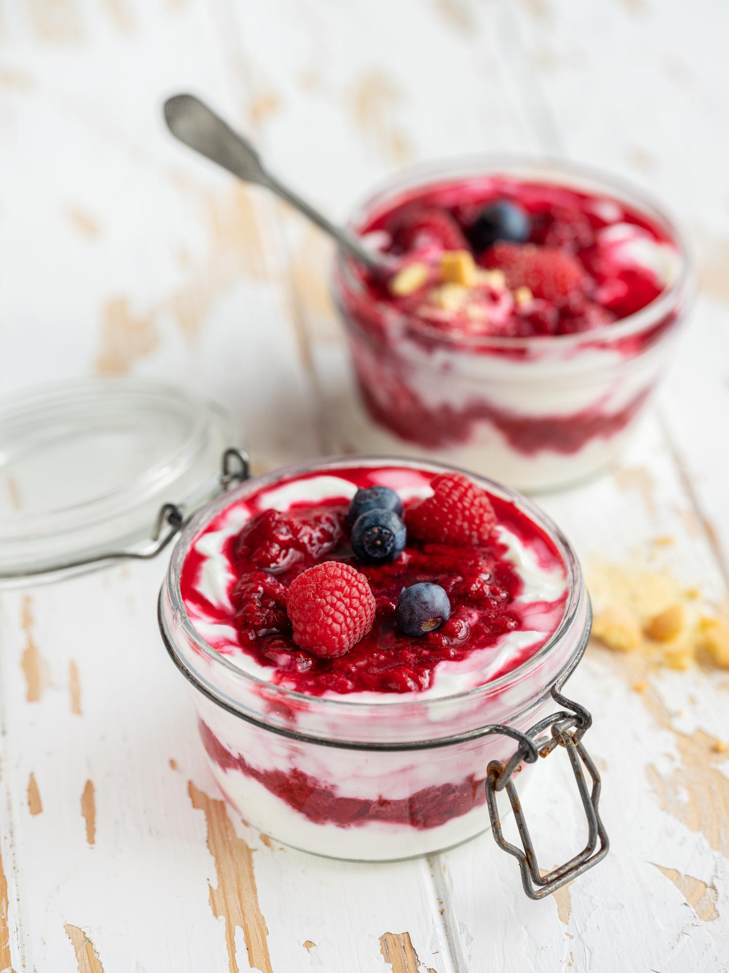 Malinové trifle s celozrnnými piškótami