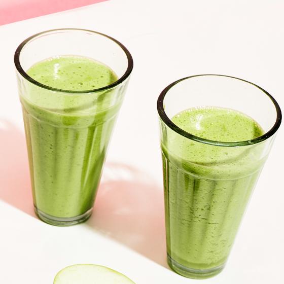 Uhorkové smoothie s jogurtom, kôprom a mätou