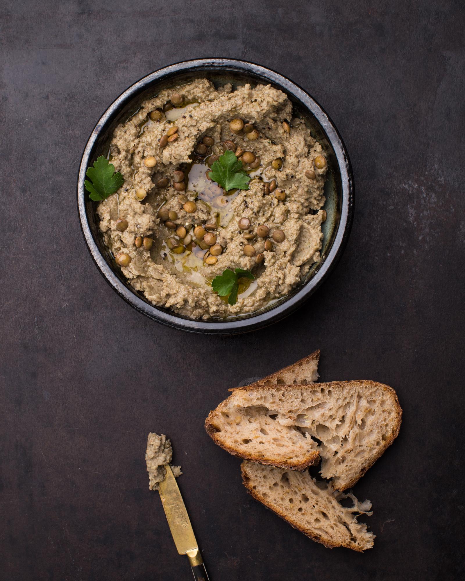 Šošovicová nátierka s cesnakom