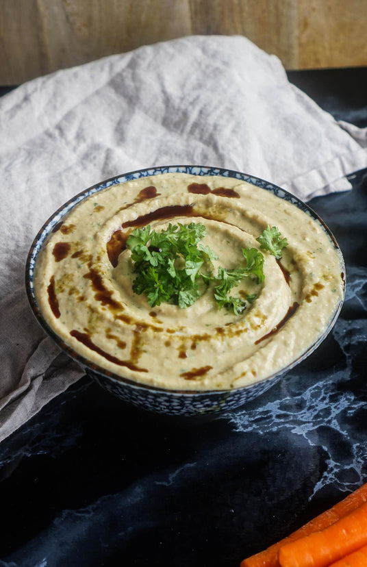 Hummus s jogurtom a petržlenovou vňaťou