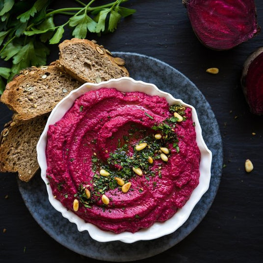 Cviklový hummus s rozmarínom